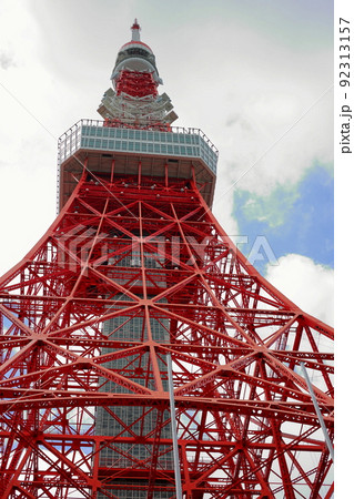 真下から見上げる 東京タワー 真下から見上げる 東京タワー 92313157