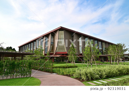 金沢市　新県立図書館 92319031