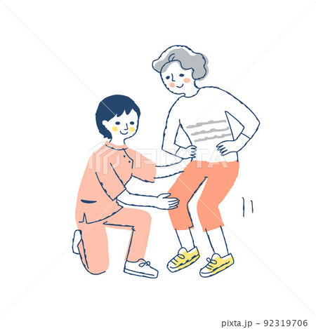 理学療法士とリハビリをするシニア女性 92319706