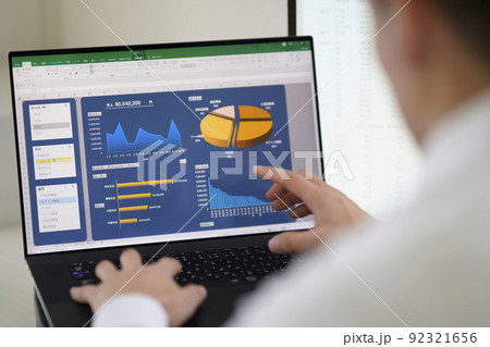 総務　経理　事務職　営業事務　一般事務　事務スタッフ　表計算　グラフ 92321656
