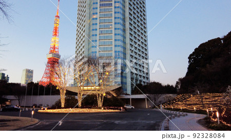 東京タワーとプリンスホテルのイルミネーション 92328084