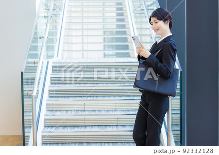 就活　女性のポートレート　撮影協力「LINK FOREST」 92332128