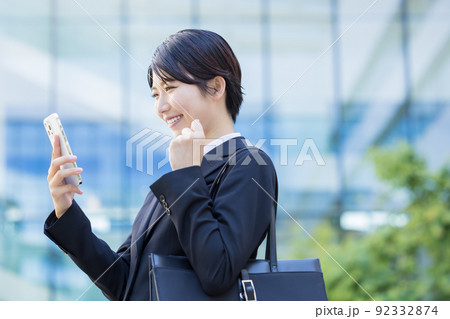 就活　女性のポートレート　撮影協力「LINK FOREST」 92332874