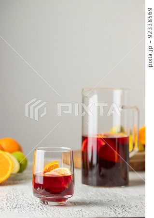 Refresh drink sangria 92338569