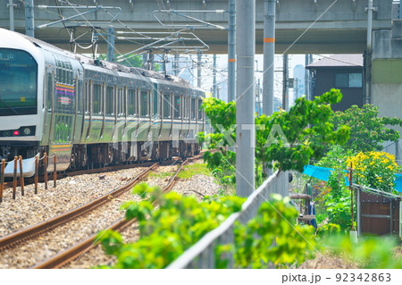 瀬戸大橋線複線区間から単線区間へのポイントを通過するマリンライナー22号3　岡山県岡山市南区 92342863