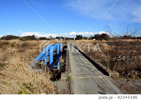 幅員1.6m、軽自動車サイズの思いっきり狭い沈下橋 92343396