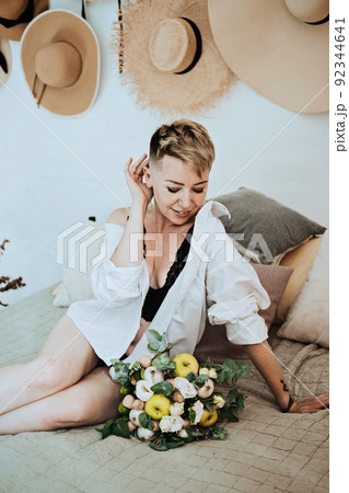 bride wedding morning. Modern hipster millennial bride with wedding bouquet 92344641