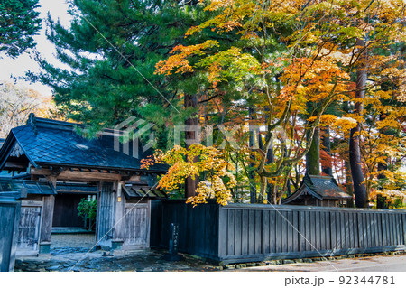 秋田県仙北市 紅葉の角館武家屋敷通り　～河原田家～ 92344781