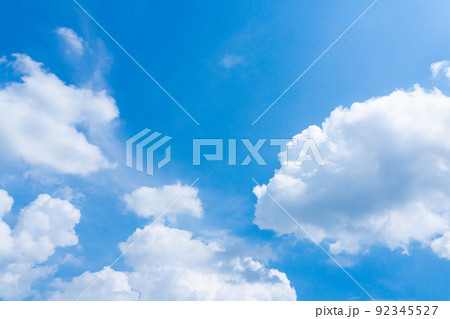 爽やかな夏空と白雲 爽やかな夏空と白雲 92345527