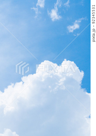 爽やかな夏空と白雲 爽やかな夏空と白雲 92345531