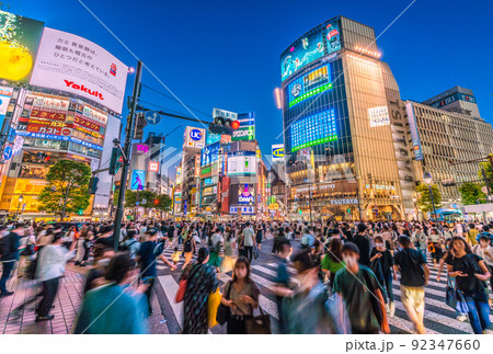 日本の東京都市景観 19万超全国・東京3万超、過去最多。BA.5の悪夢…渋谷は脅威の人流＝7月22日 92347660
