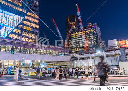 日本の東京都市景観 19万超全国・東京3万超、過去最多。BA.5の悪夢…渋谷駅前は…=7月22日 日本の東京都市景観 19万超全国・東京3万超、過去最多。BA.5の悪夢…渋谷駅前は…=7月22日 92347972