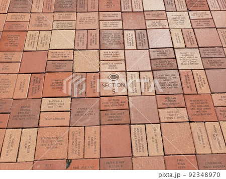 シンシナティのREDS球場にあるベースボールプレート 92348970