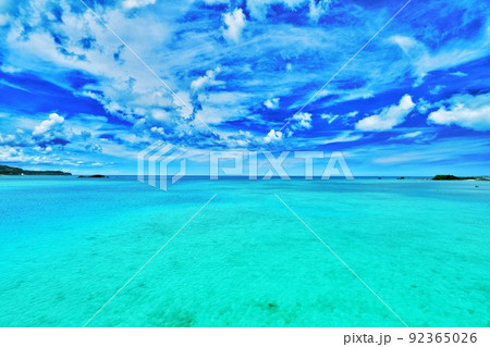 エメラルドグリーンの海 エメラルドグリーンの海 92365026