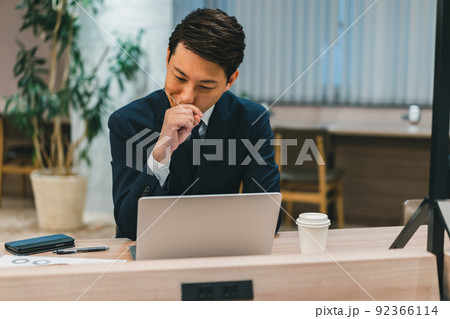 ビジネスパーソン 92366114