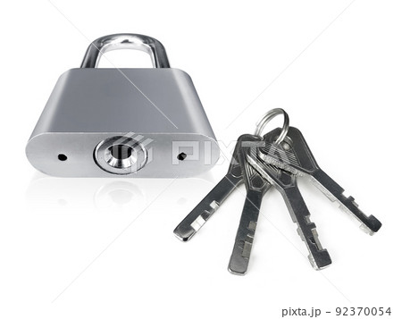Metal padlock isolated on white background Metal padlock isolated on white background 92370054