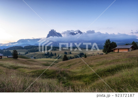 Alpe di siusi sunrise view Alpe di siusi sunrise view 92372187