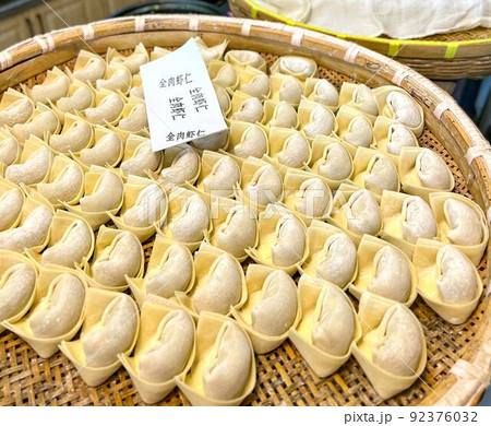 【中国】上海・蘇州地方の手作りワンタン 92376032