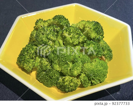 ブロッコリのガーリックソテー 92377733