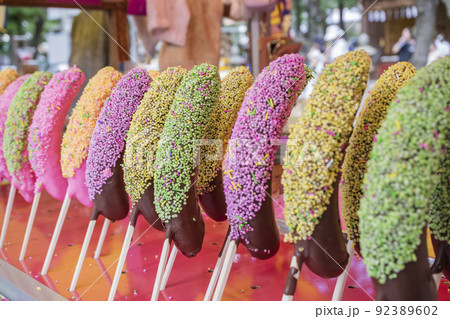 お祭り　バナナチョコ　出店 　チョコバナナ　和菓子　屋台 　縁日 92389602