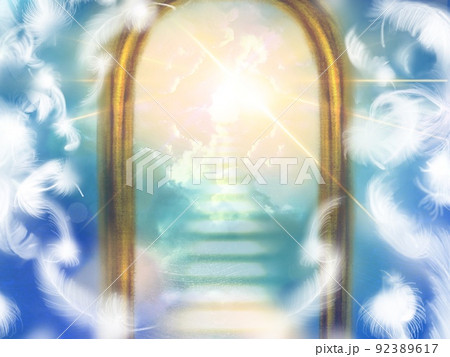天空を舞う白い天使の羽と天国へ続く門と光る雲の階段のイラスト 92389617