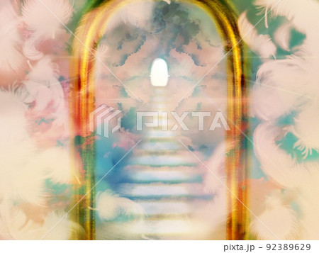 天空を舞う白い天使の羽と天国へ続く門と光る雲の階段のイラスト 92389629