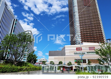 武蔵小杉駅前のパークシティ武蔵小杉ステーションフォレストタワーとKDX武蔵小杉ビル 武蔵小杉駅前のパークシティ武蔵小杉ステーションフォレストタワーとKDX武蔵小杉ビル 92390559