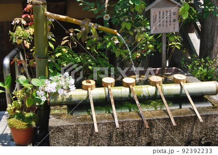矢田寺の大門坊の手水舎 矢田寺の大門坊の手水舎 92392233