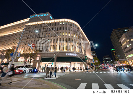 【兵庫県】11月・夜の神戸三宮駅周辺の都市風景 【兵庫県】11月・夜の神戸三宮駅周辺の都市風景 92393461