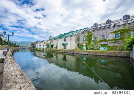 北海道　小樽運河の風景 92394836
