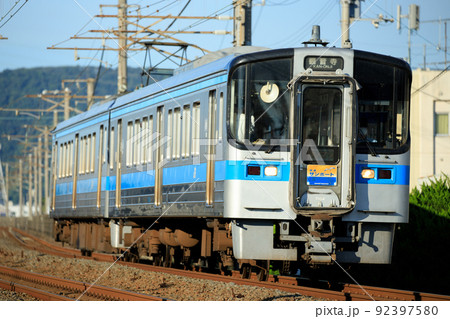 JR四国　快速「サンポート」（7000系電車） 92397580
