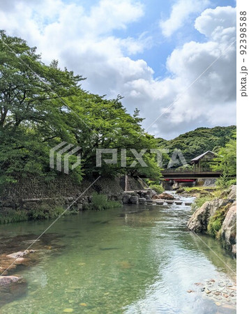 山口県　長門温泉街 92398588