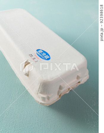 卵の紙製容器 92398618