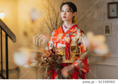 赤い引き振袖　大振袖　婚礼 92398960