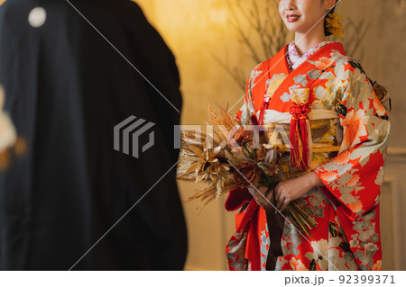 赤い引き振袖 大振袖 婚礼 赤い引き振袖 大振袖 婚礼 92399371
