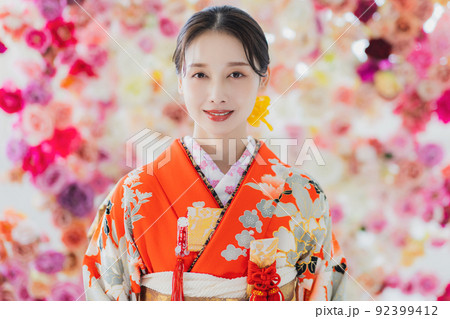 赤い引き振袖 大振袖 婚礼 赤い引き振袖 大振袖 婚礼 92399412