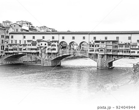 Iconic Vecchio Bridge in Florence over river Arno called Ponte Vecchio 92404944