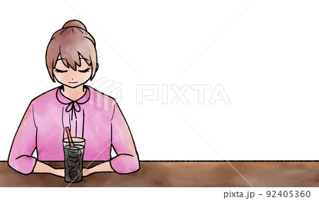 カウンターに座る女の子 92405360