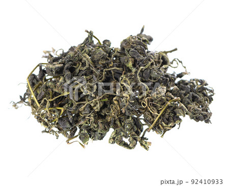 Dry gynostemma pentaphyllum leaf isolated on white blackground. Jiaogulan or Miracle grass. Chinese herbal tea. Dry gynostemma pentaphyllum leaf isolated on white blackground. Jiaogulan or Miracle grass. Chinese herbal tea. 92410933