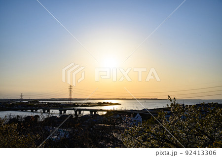茨城 権現山公園から見る霞ケ浦の夕日 茨城 権現山公園から見る霞ケ浦の夕日 92413306