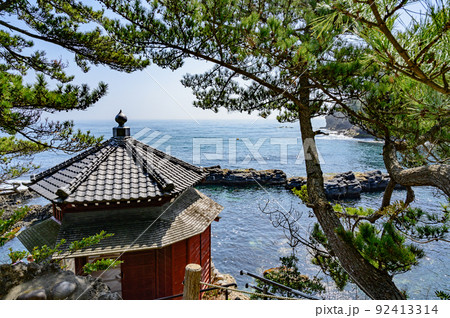 茨城　六角堂と五浦海岸 92413314