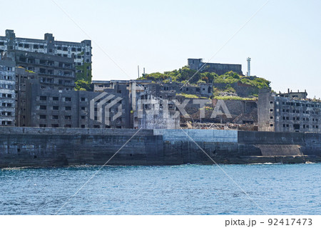 長崎県/ 海上から見る「軍艦島(端島)」 長崎県/ 海上から見る「軍艦島(端島)」 92417473