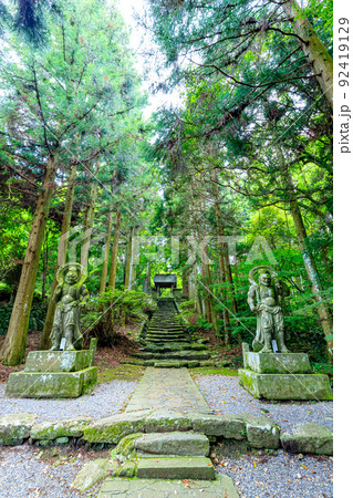 夏の両子寺 大分県国東市 夏の両子寺 大分県国東市 92419129