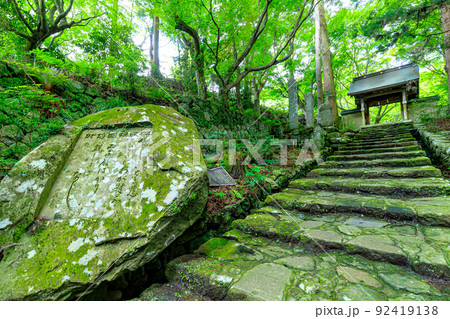 夏の両子寺　大分県国東市 92419138