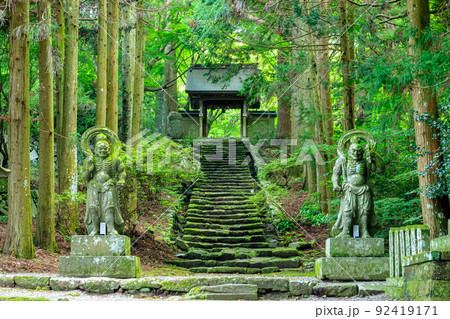 夏の両子寺　大分県国東市 92419171