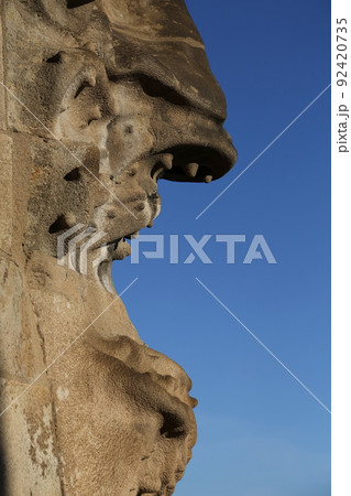 アントニ・ガウディ　サグラダ・ファミリア  92420735