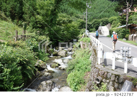 平溝川と平溝通り(東京都青梅市) 平溝川と平溝通り(東京都青梅市) 92422787