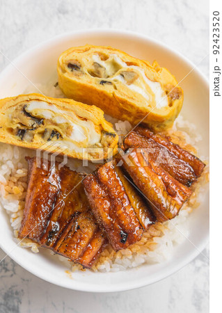 うな玉子と鰻丼 92423520