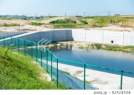 調整池の写真。治水のイメージ。 92428508