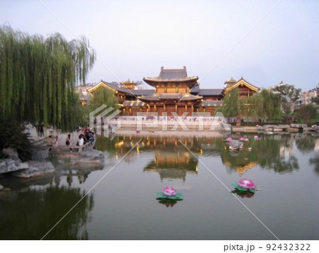 中国 洛陽の中華庭園 中国 洛陽の中華庭園 92432322